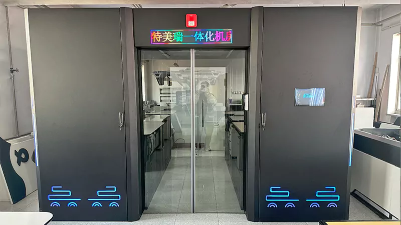 يعمل نظام قنوات الهواء البارد على تسريع عملية رفع كفاءة استخدام الطاقة في مراكز البيانات